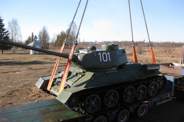 Танк Т-34-85 готов к установке