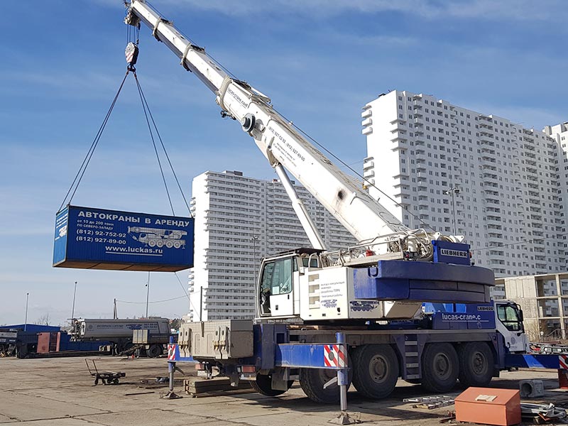 Кран 100 метров. Liebherr LTM 1100-4.1. Liebherr LTM 1100. Кран Либхер 100т. Liebherr кран 100 тонн.